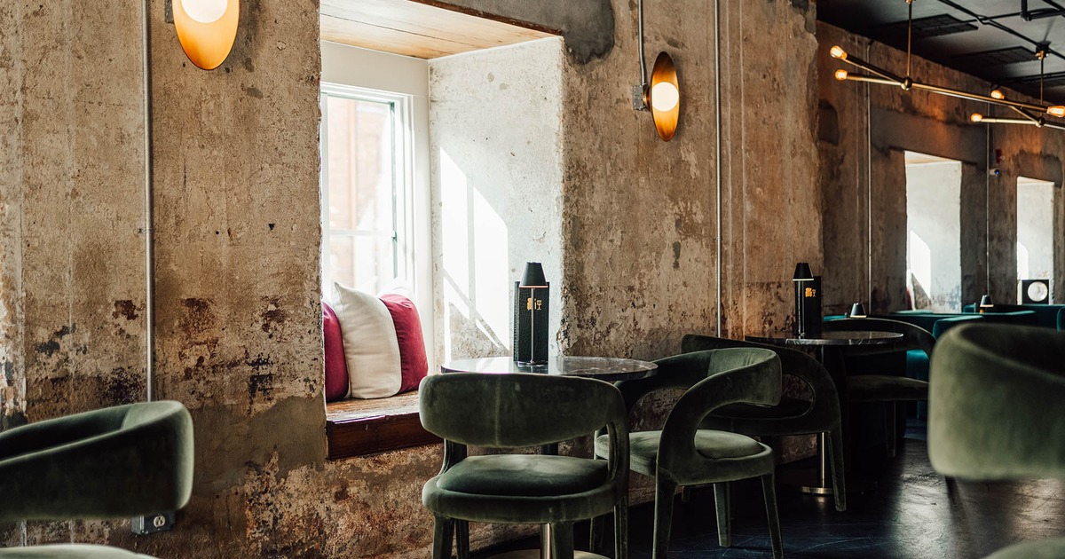 Seating area, table by the window