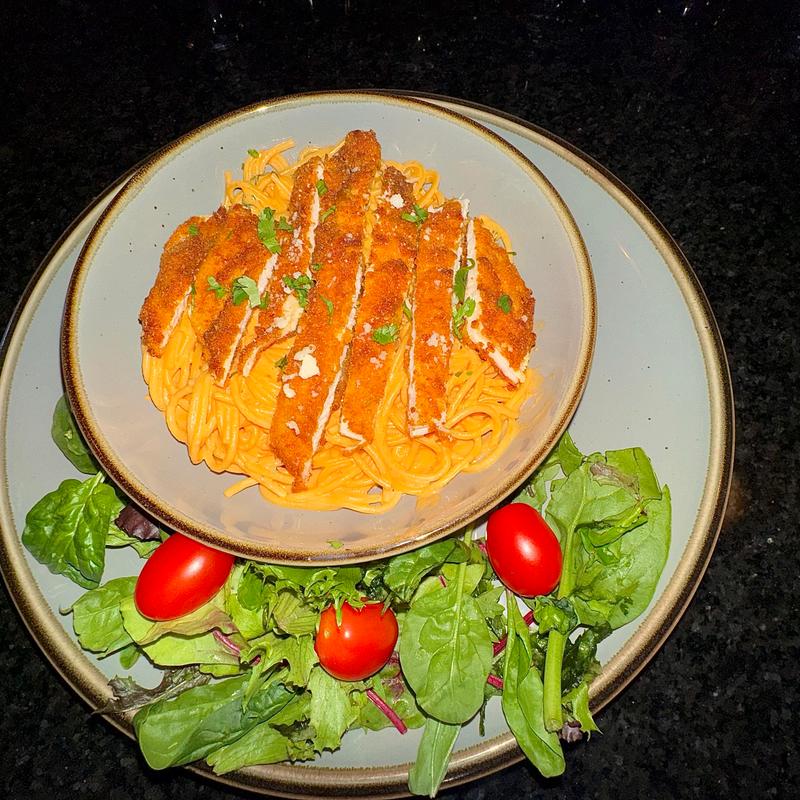 Mexican spaghetti con Milanesa photo