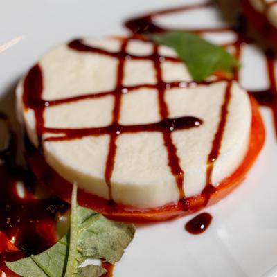 A closeup on the caprese salad.