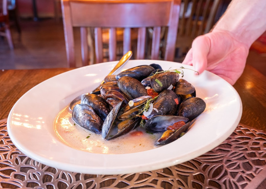 Mussels in a shallot and herb wine