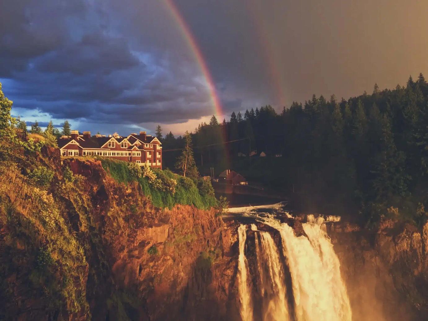 A view of Snoqualmie Falls and Salish Lodge