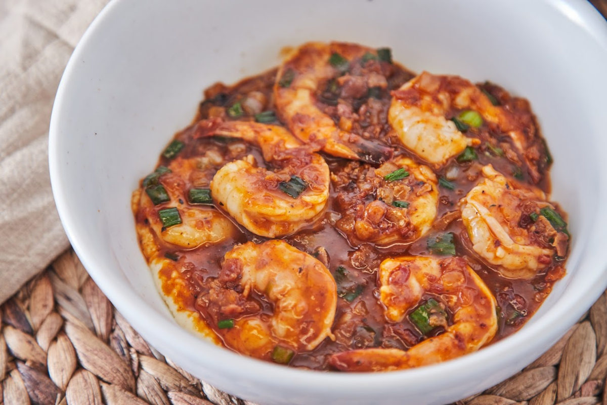 Shrimps with red sauce and spices