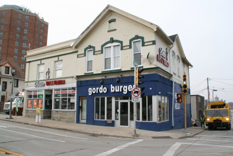 Gordo Burger, 2301 S. Howell Ave.