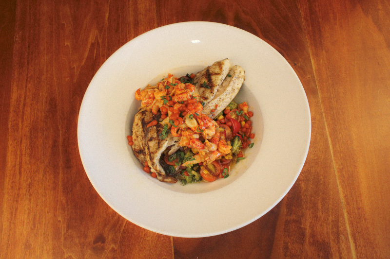 Grilled chicken, shrimps and mixed vegetables