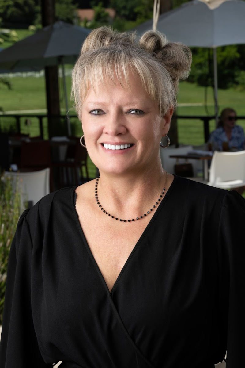 Barbara Anderson, Restaurant Manager