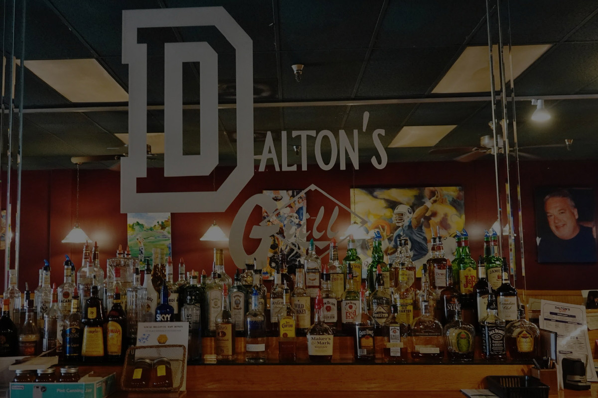Dalton's Grill interior and drinks