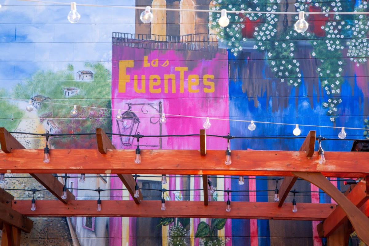 Las Fuentes sign and lights