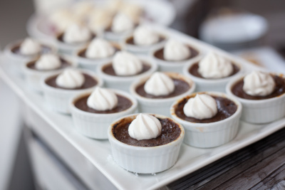 Seared desserts with cream puffs