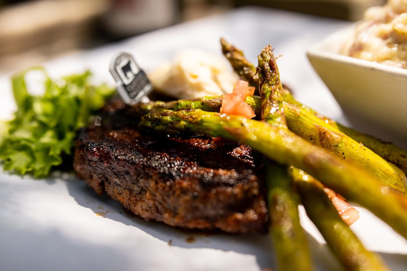 Meat, Asparagus on the side