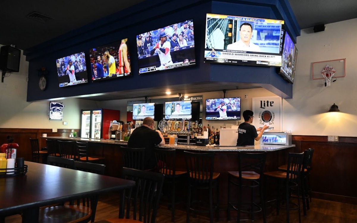 Ichabod's Grille interior