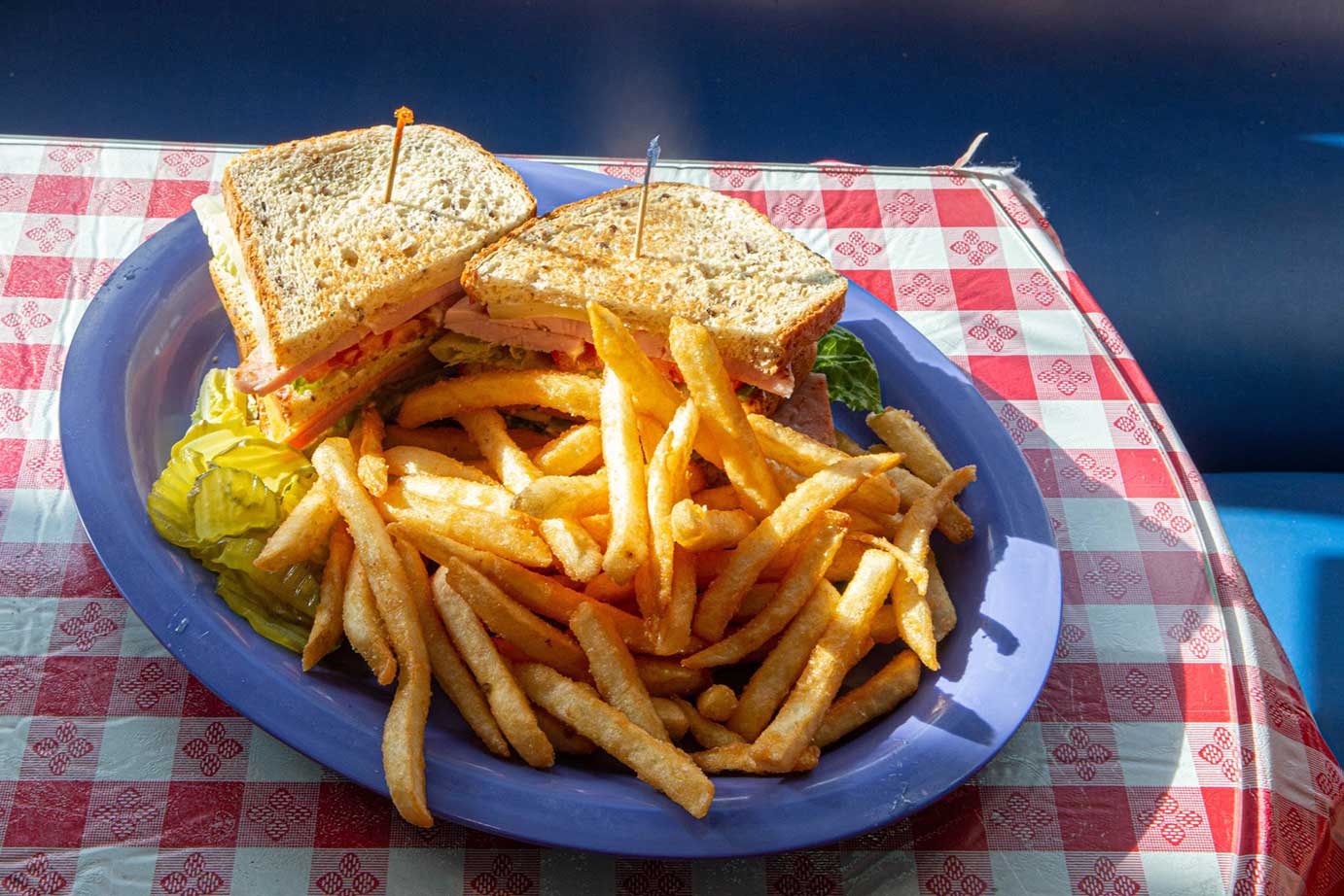 Sandwich with french fries