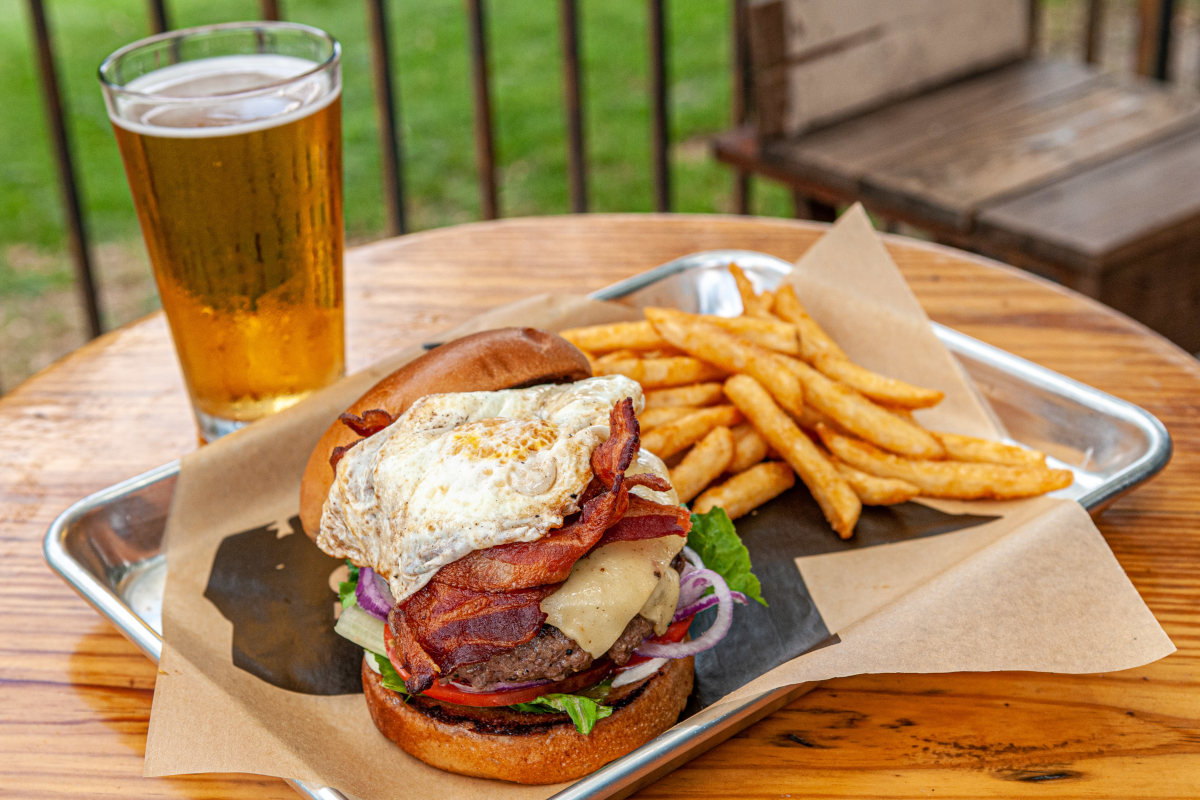 outlaw burger, craft beer