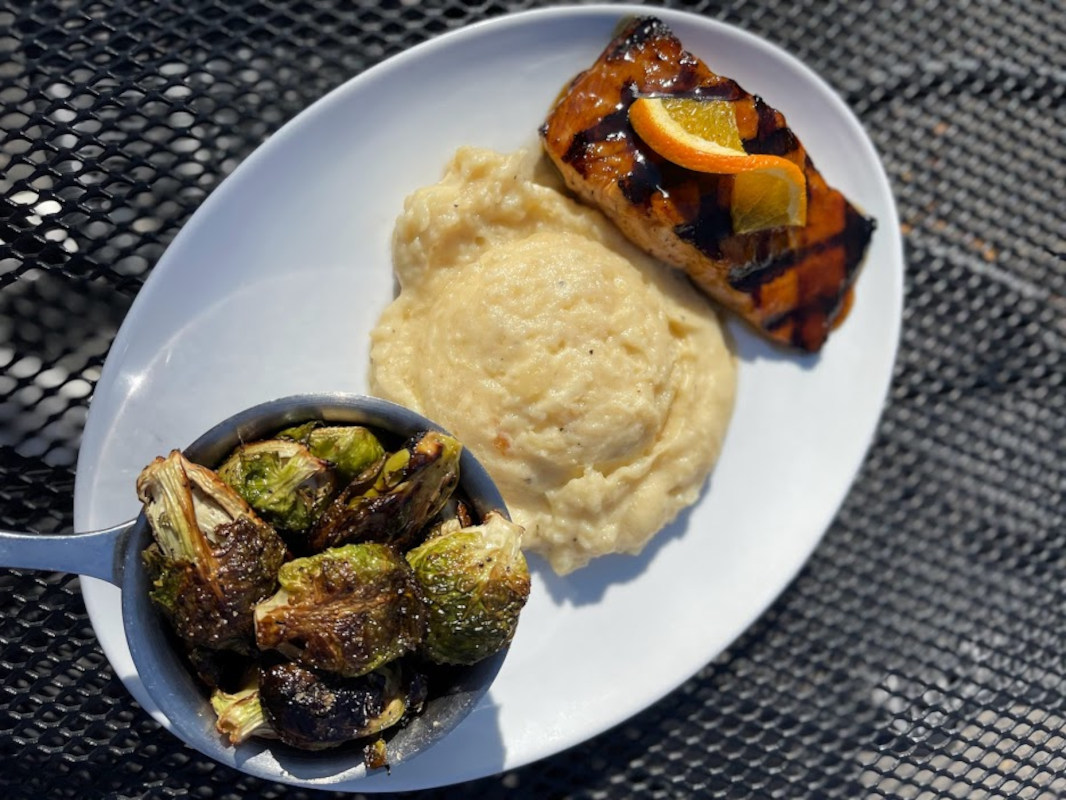 Grilled meat and vegetables, Mashed potato in the middle