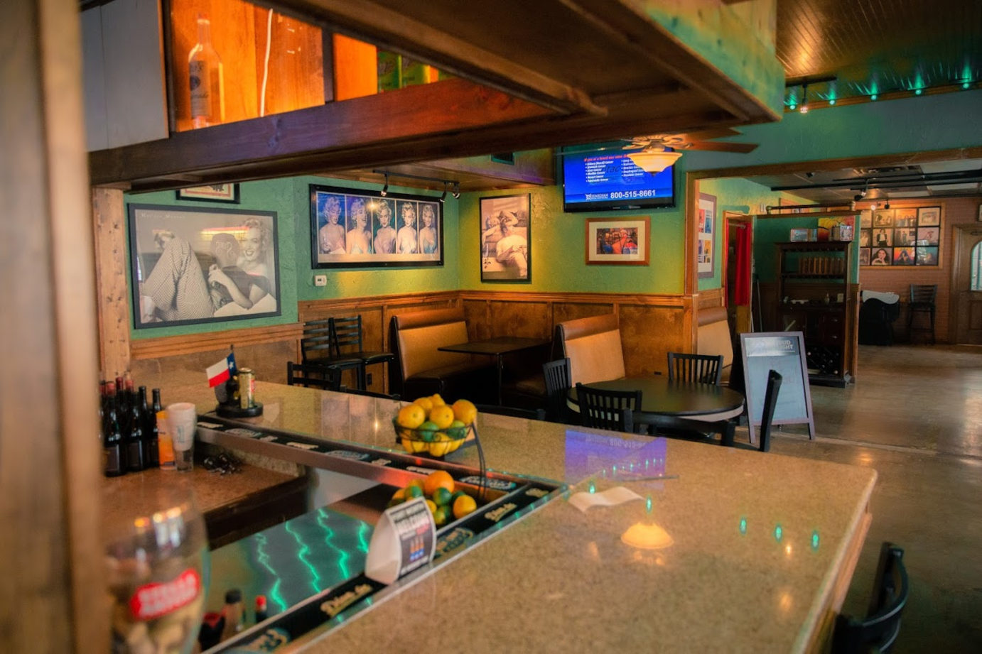 Shaw's Patio Bar & Grill party