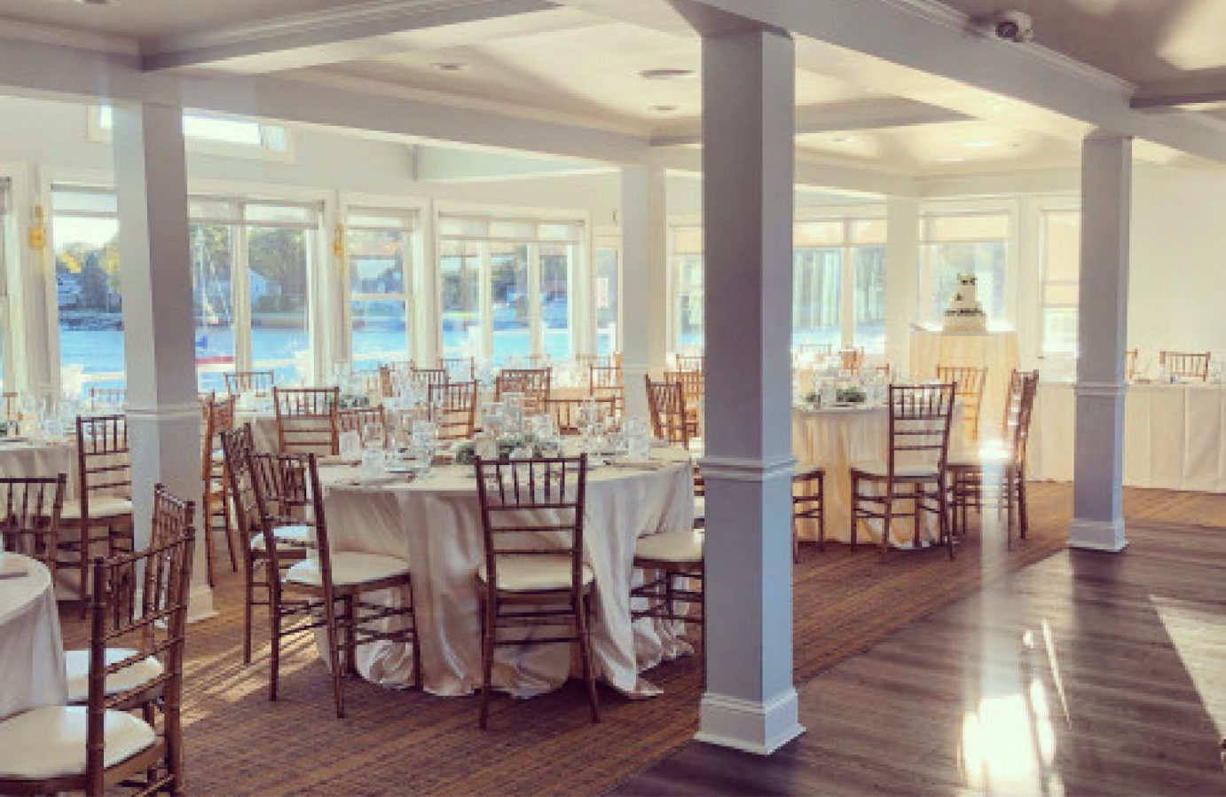 Interior, tables and seating, dining booths 1