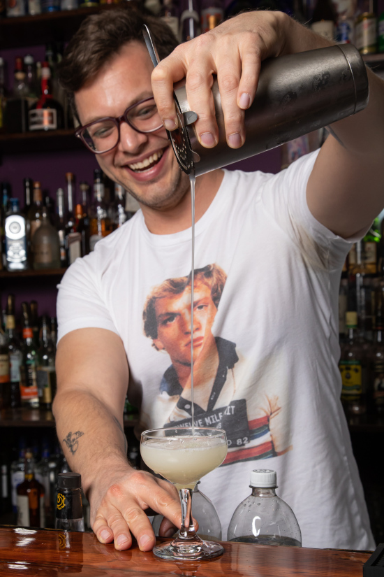 Bartender prepare cocktail