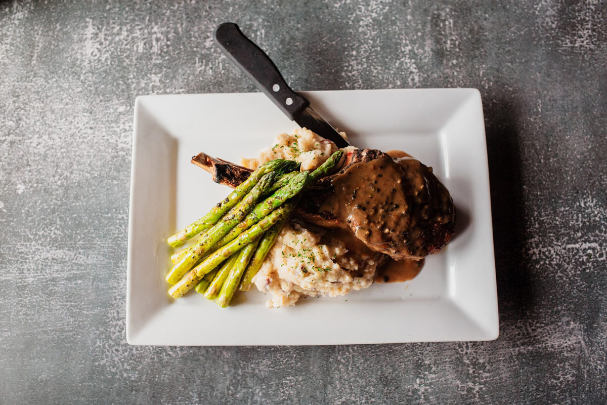 Veal chop, asparagus and mashed potatoes