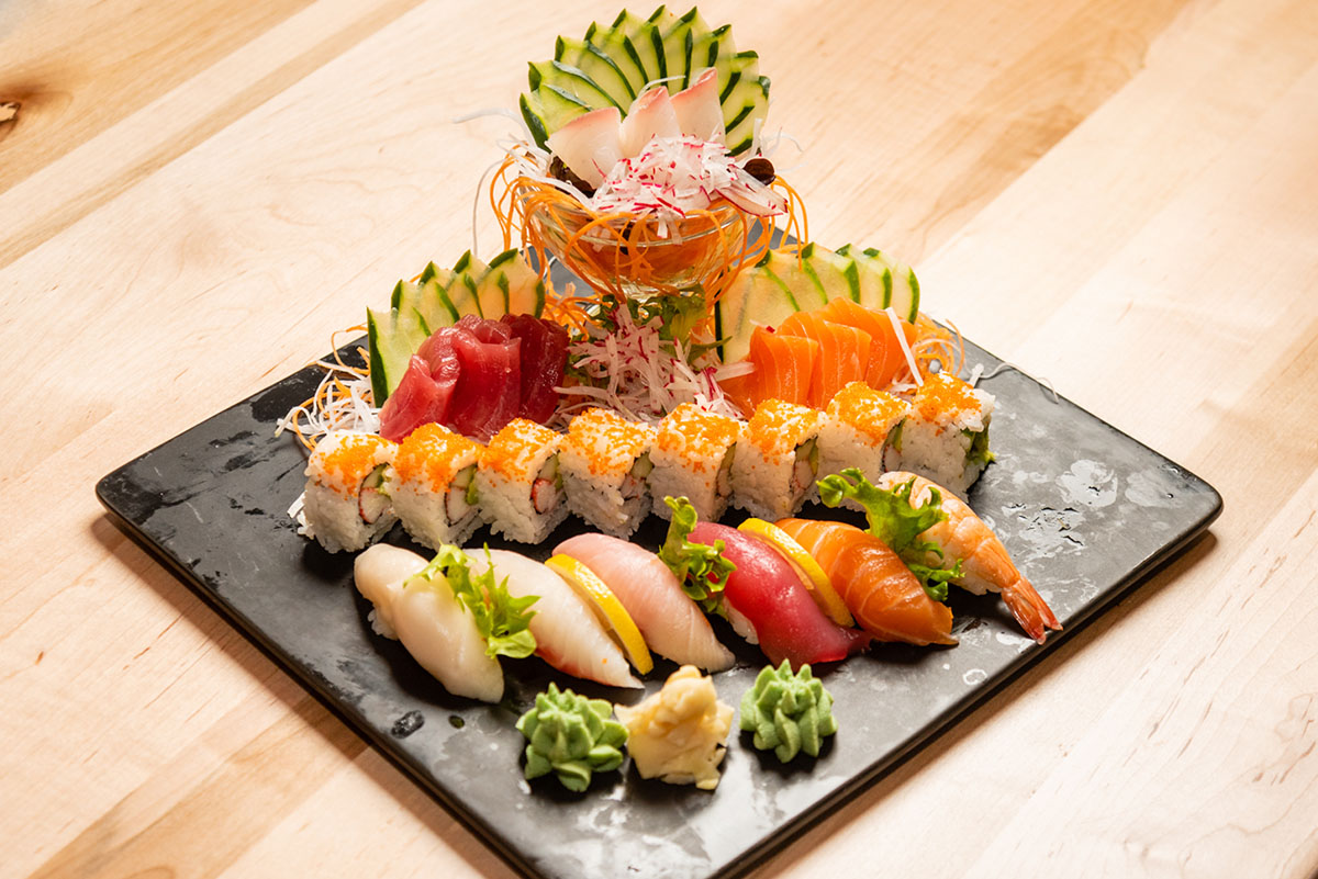 Sushi sashims california roll