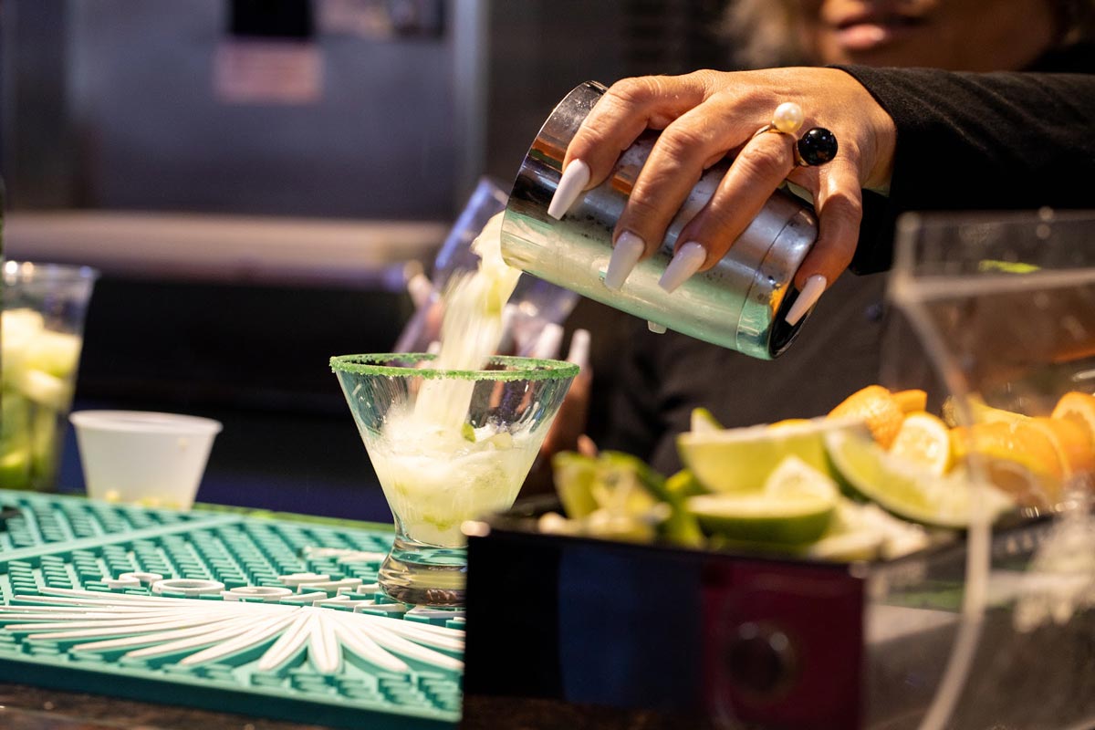 Cocktail pouring
