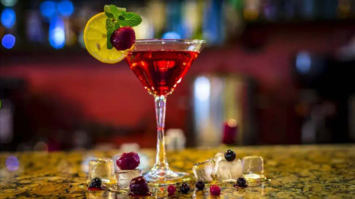 cocktail served