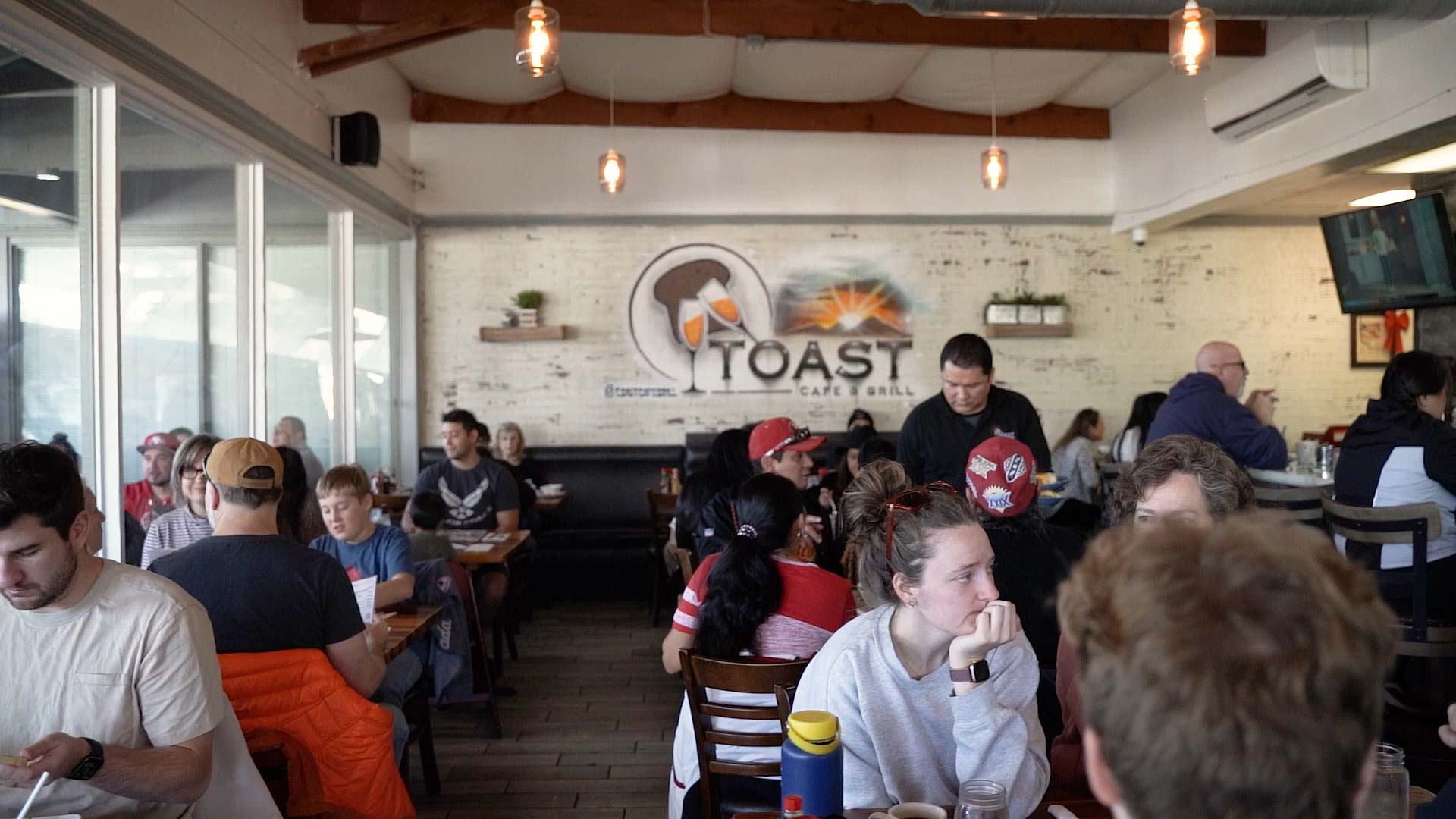 TOAST Cafe & Grill