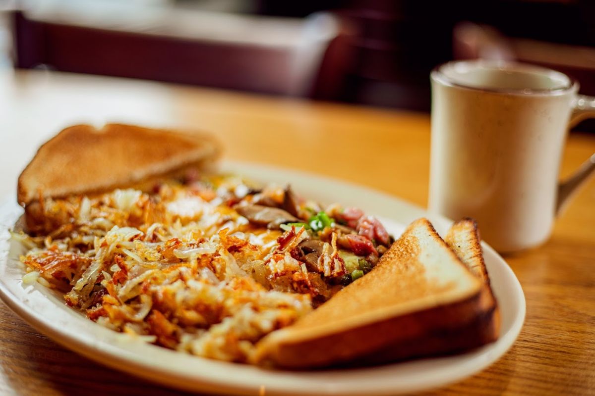 Deluxe Omelette and toast