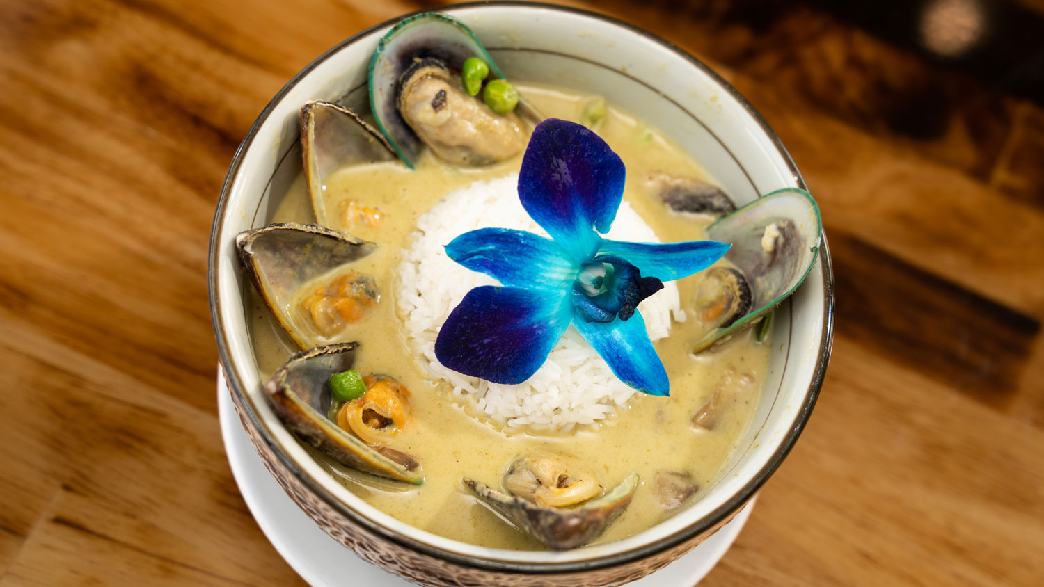 Green Curry with Mussels, food photo