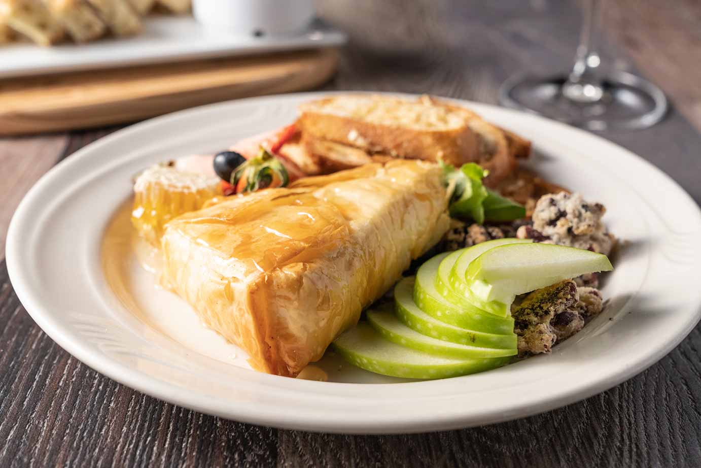 phyllo wrapped brie