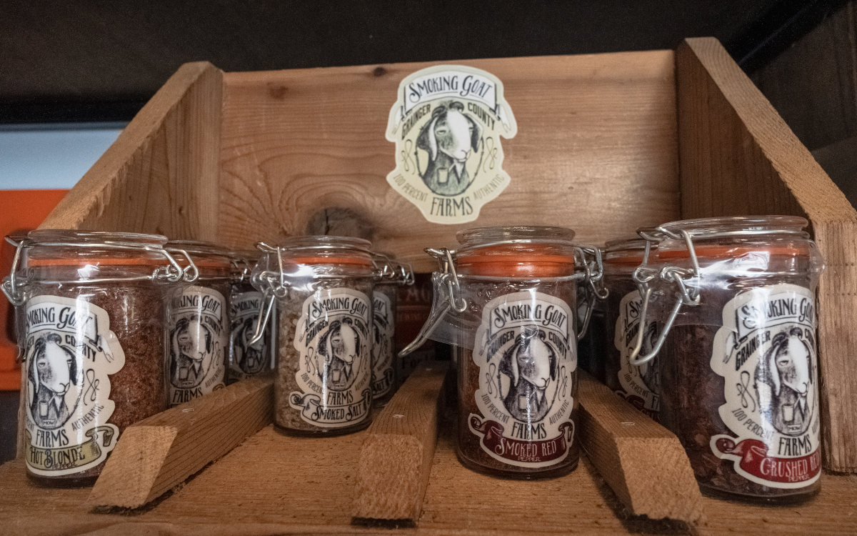 'Smoaking Goat' branded mason jars with pepper