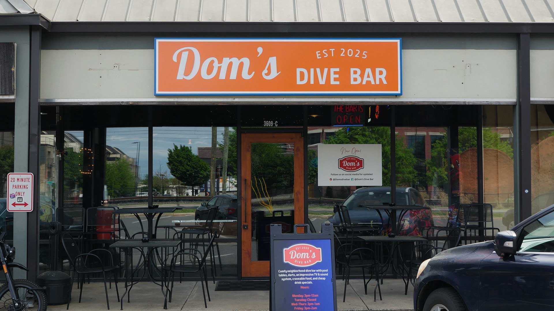 Dom's Dive Bar