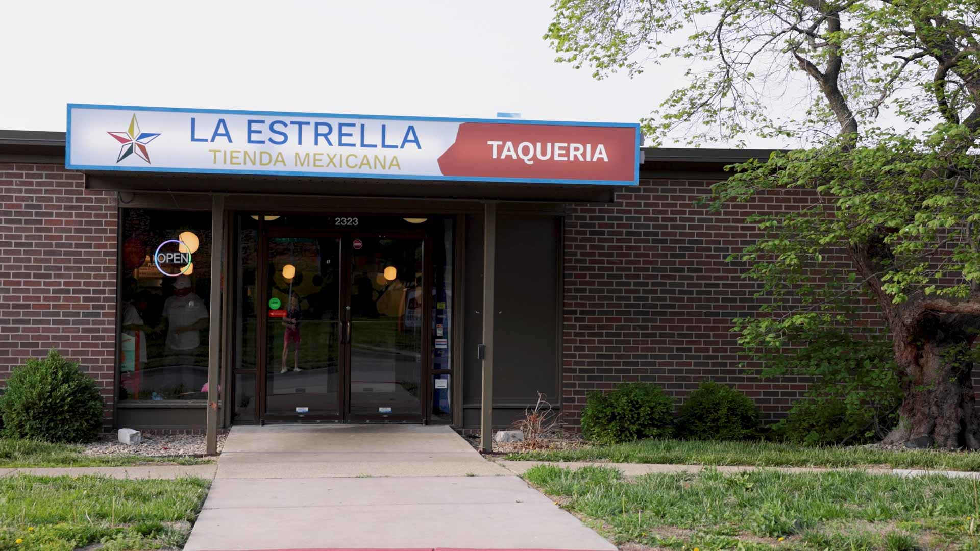 LA ESTRELLA Lawrence KS