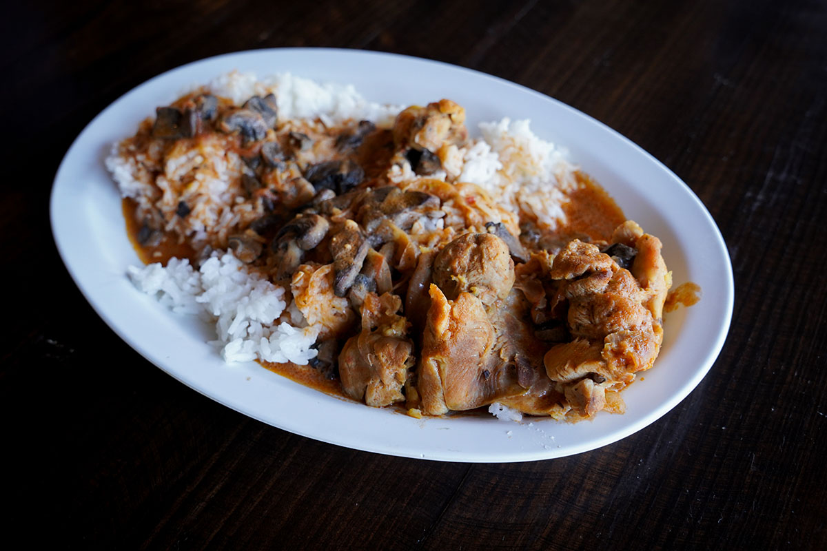 Curry chicken