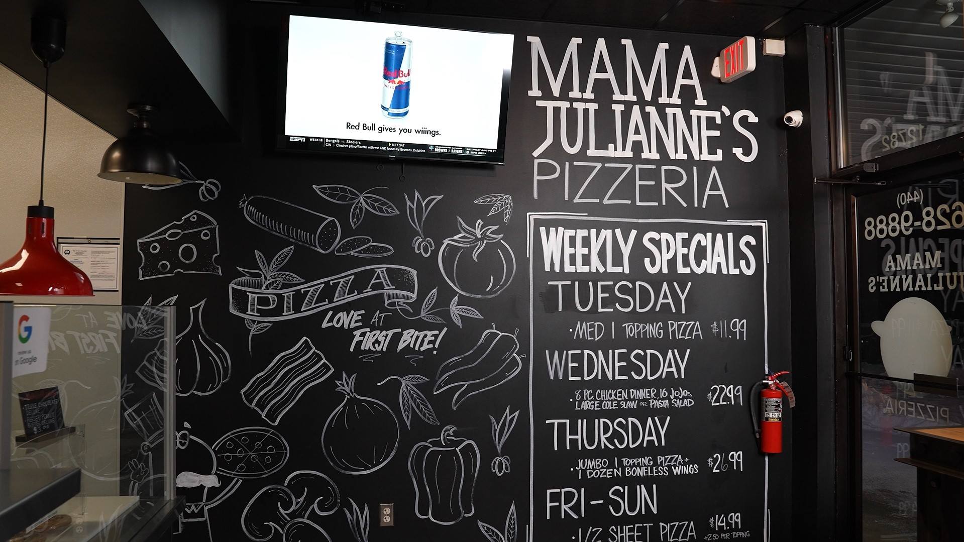 Must-Try Pizza in Strongsville | Mama Julianne's