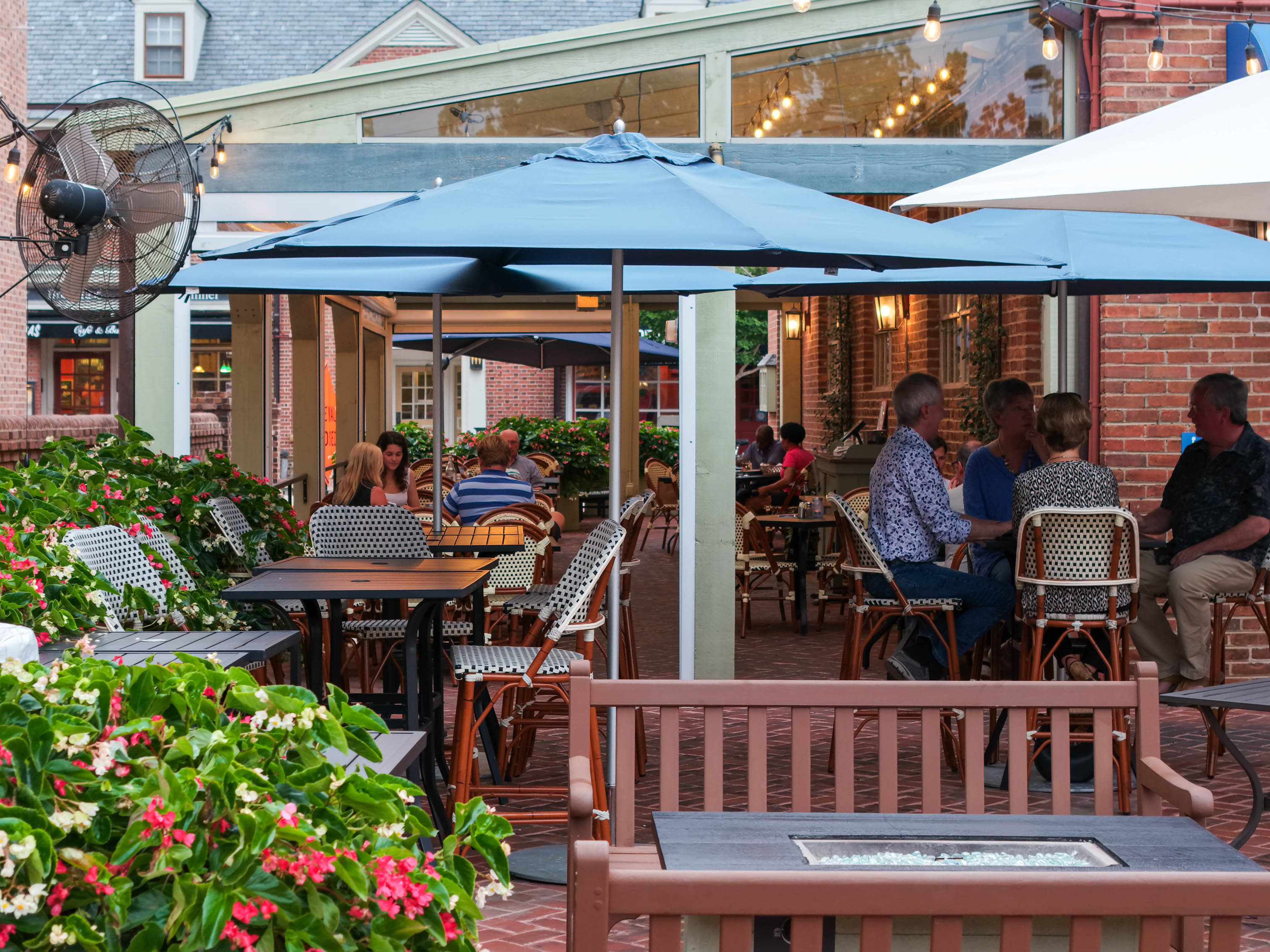 Blue Talon Bistro