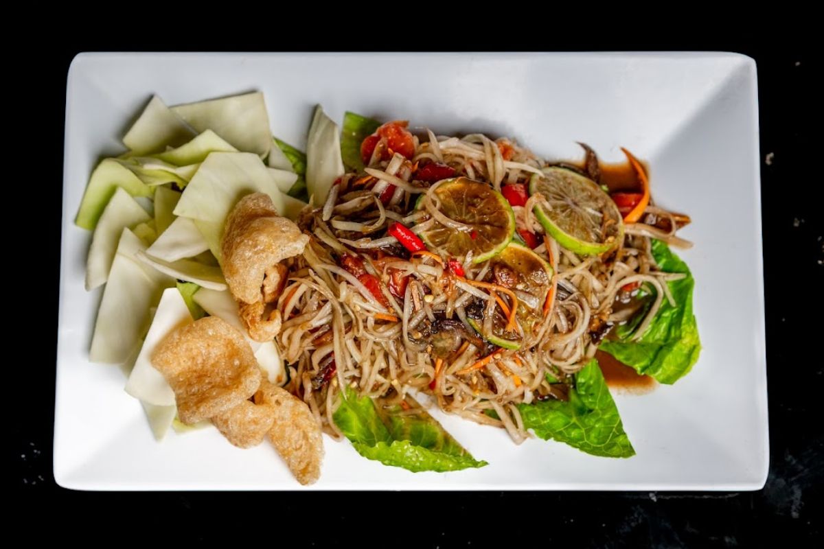 Green papaya salad