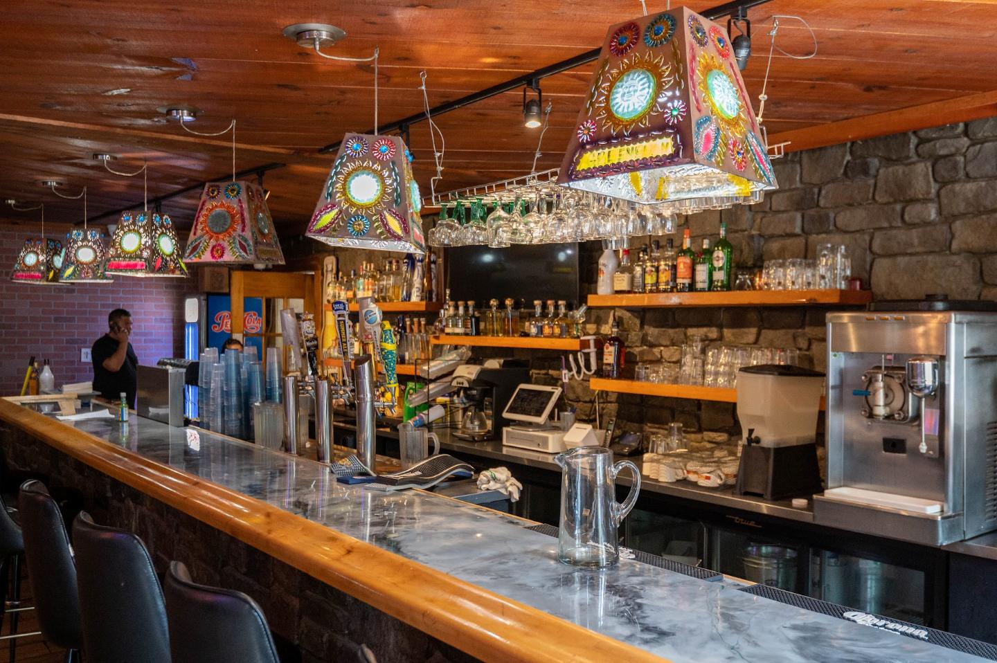 greenbushsalsalatina.com