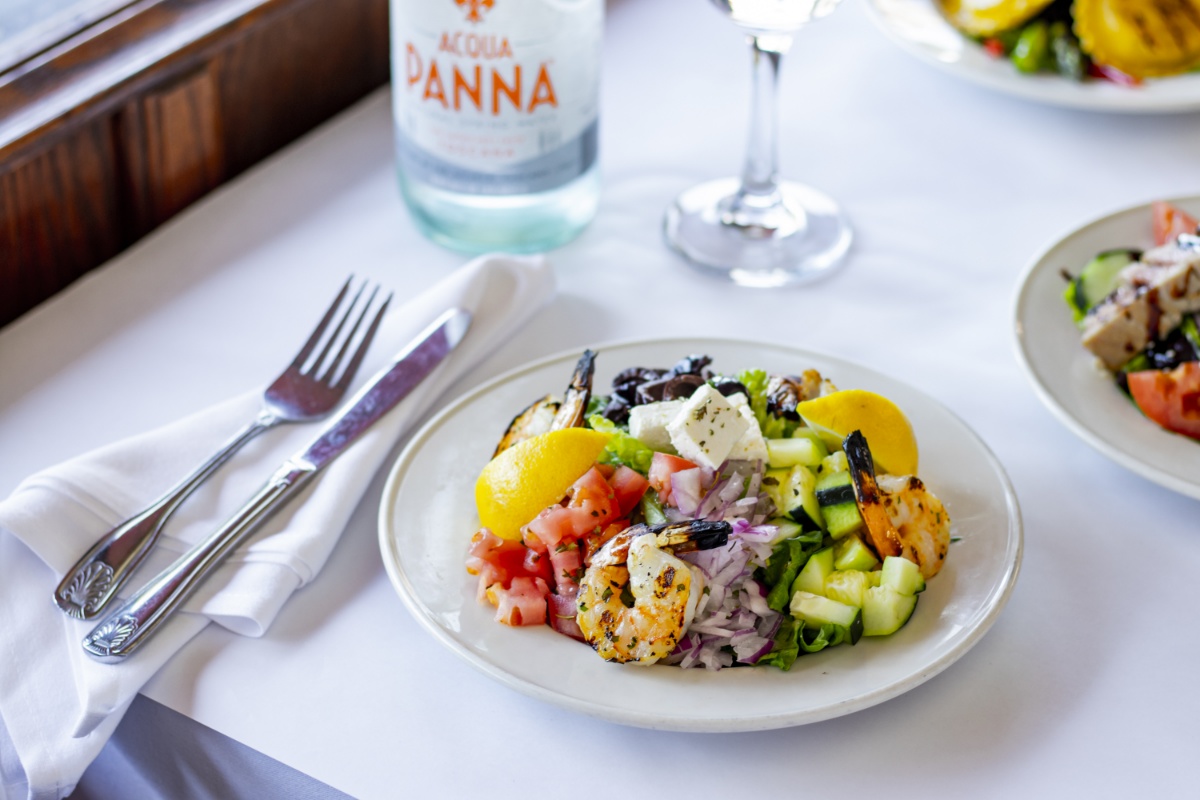 mediterranean salad with shrimp