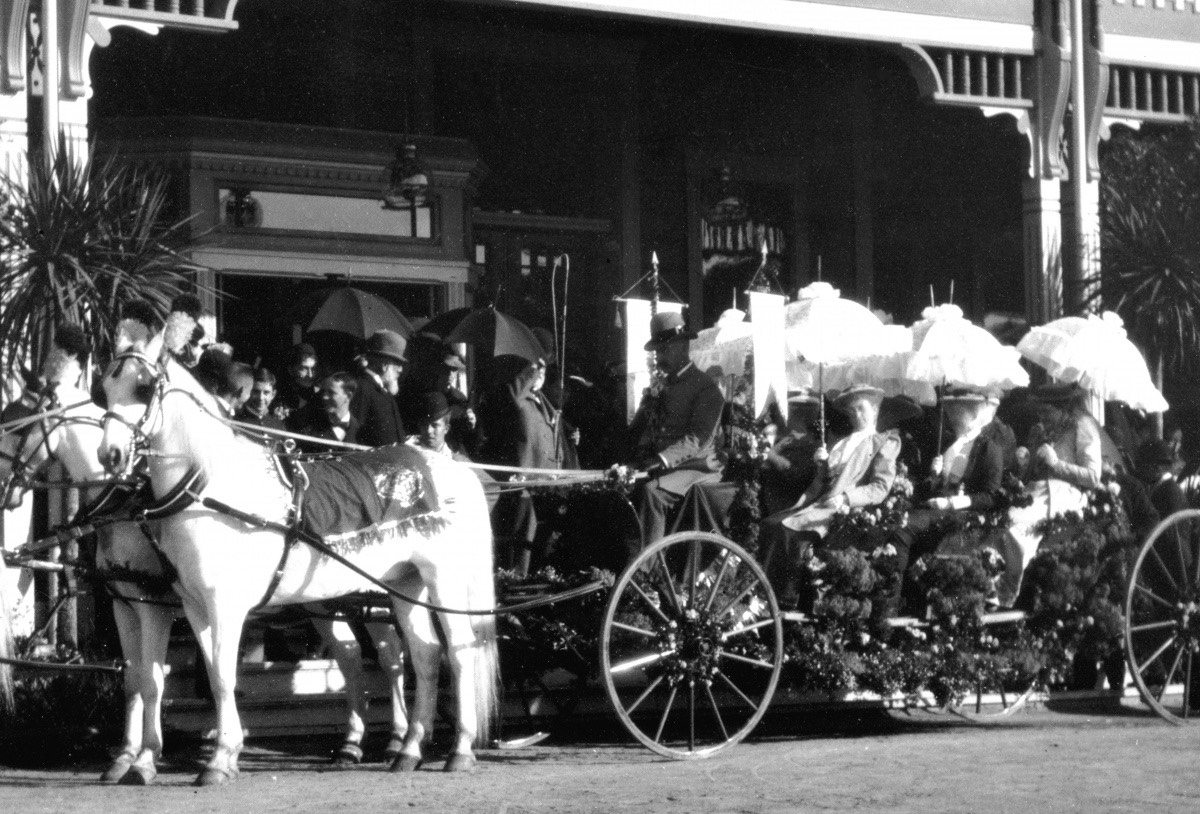 The Royal Raymonds rose parade entry, South Pasadena (1893)