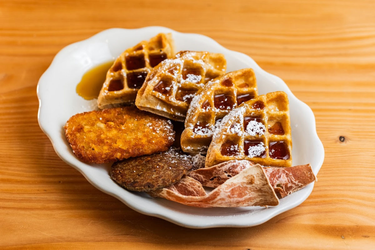 Waffle breakfast platter