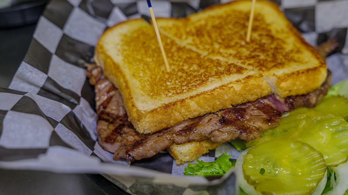 Bruff's | Bar & Grill