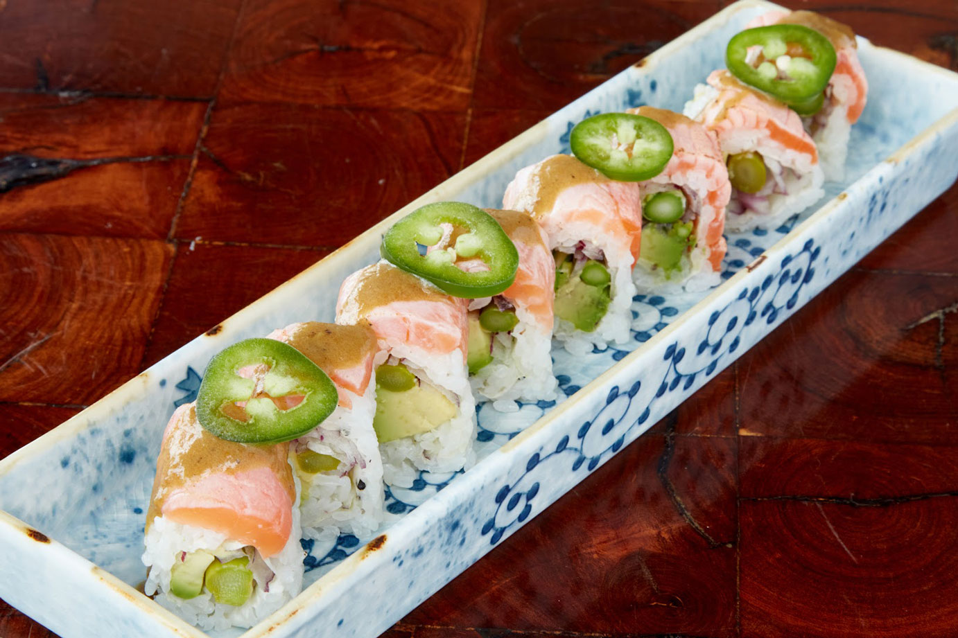 Spicy Seared Salmon Roll