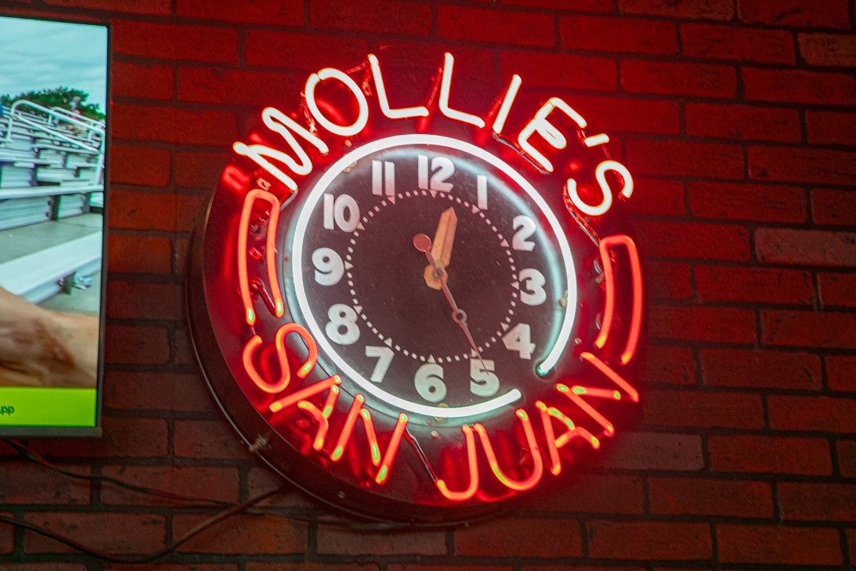 Mollies San Juan — american diner restaurant in San Juan Capistrano, 32033 Camino Capistrano