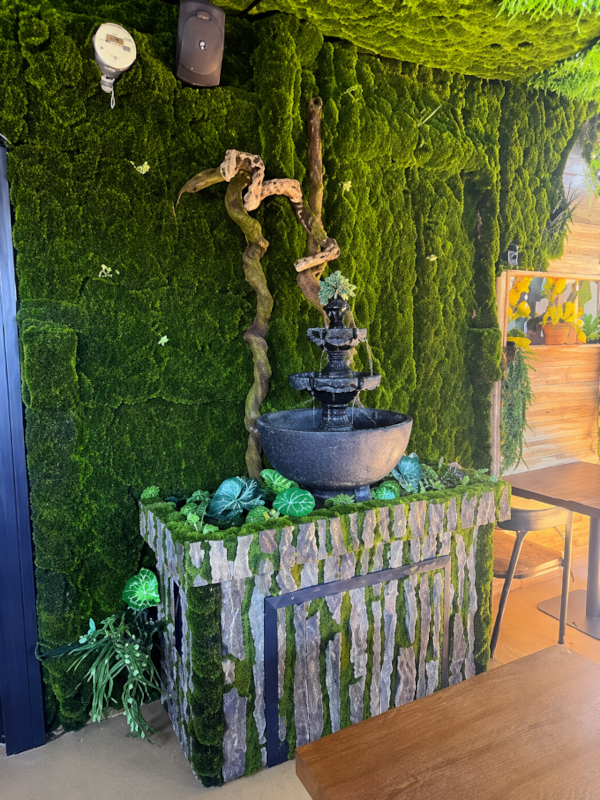 fountain on the restaurant terrace