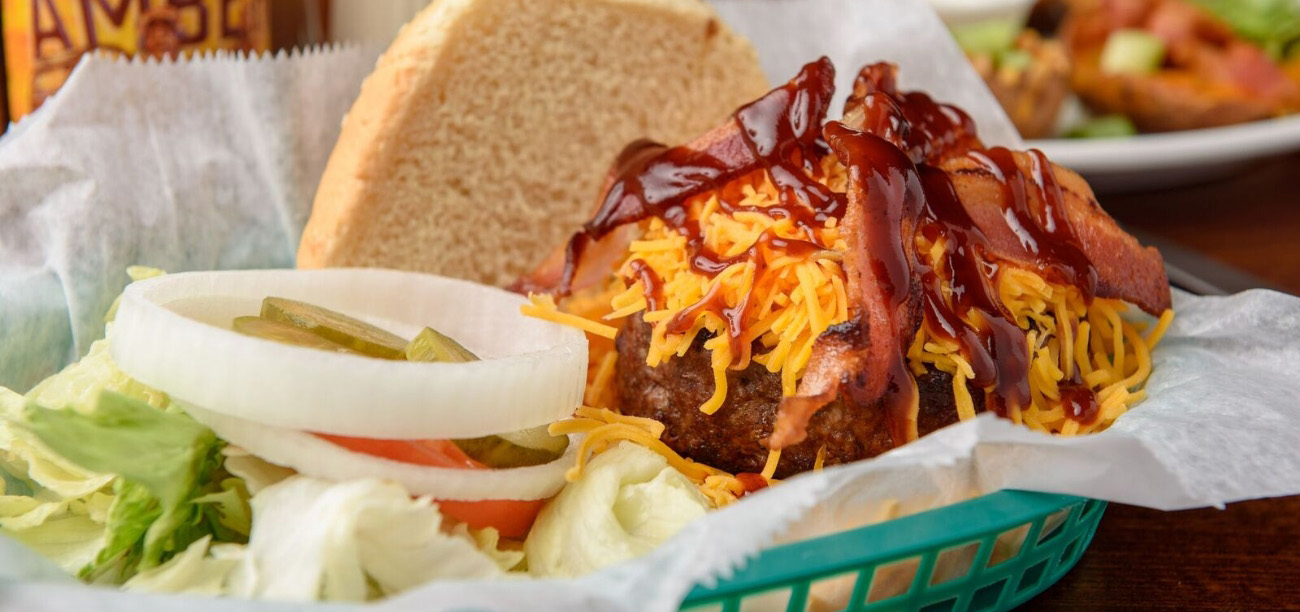 Perry's Sports Bar & Grill