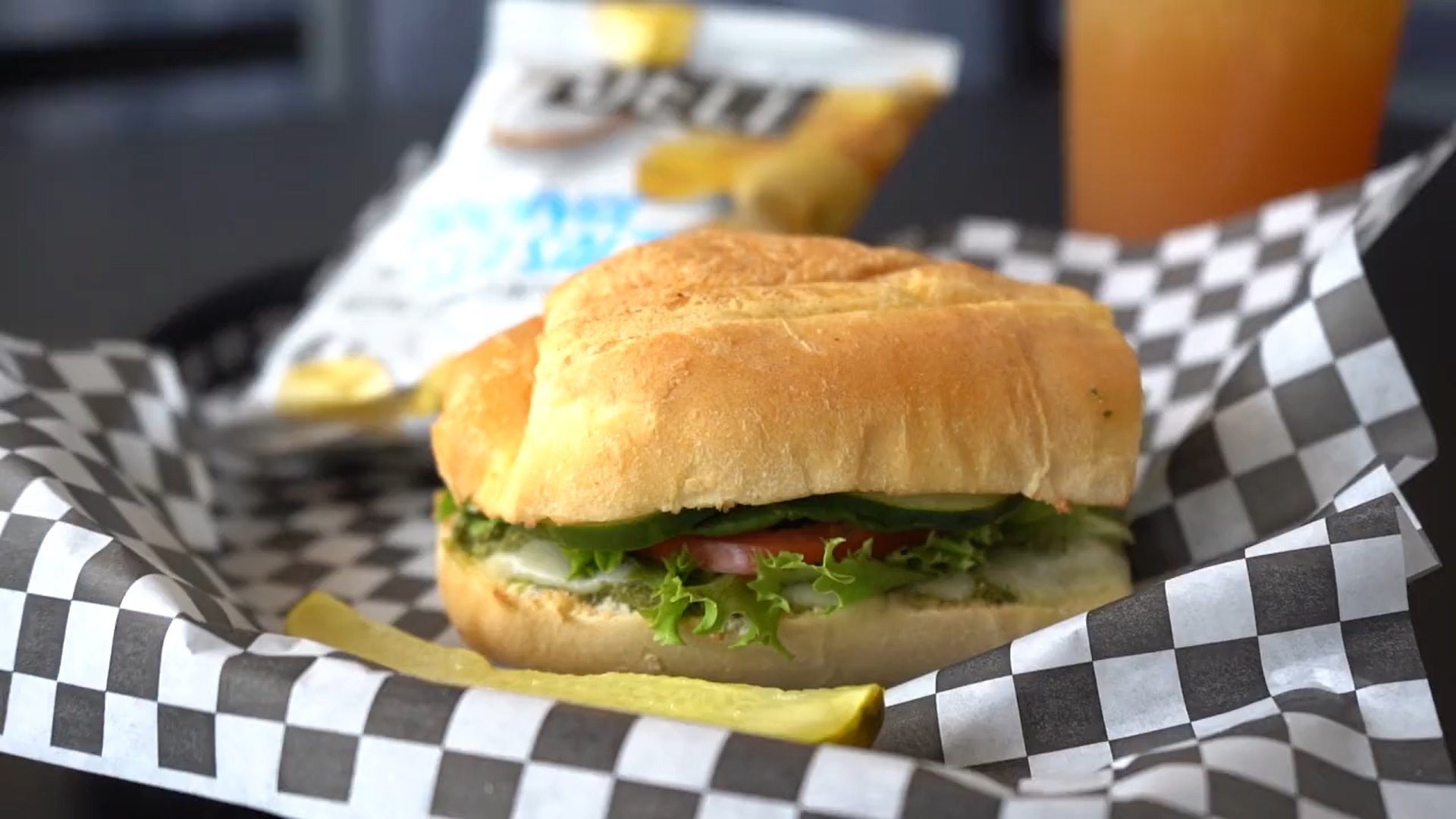 Topz Frozen Yogurt & Metro Deli - McMinnville, TN