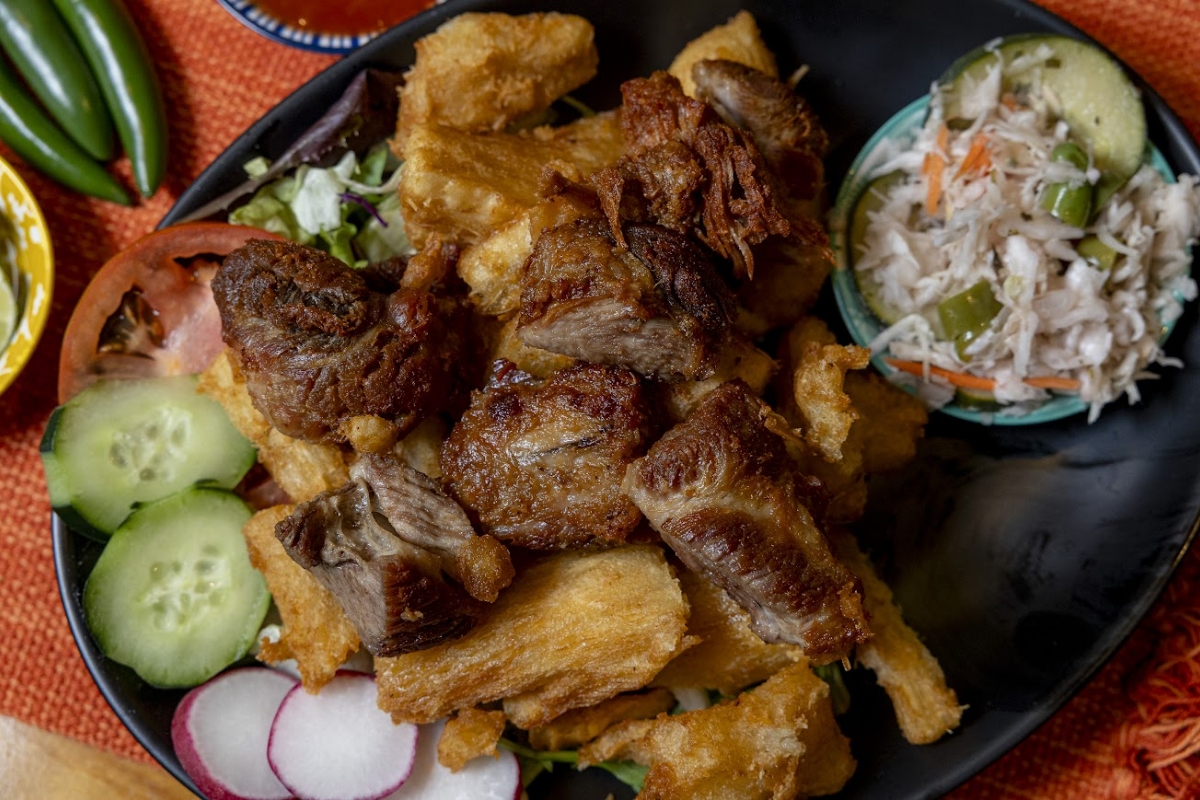 Yuca con Chicharron