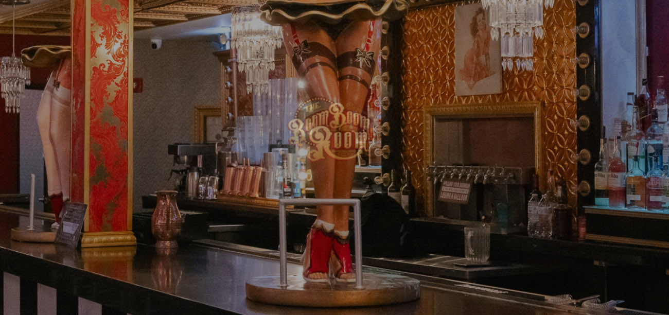 Men sizga buvimning porno suratlarini beraman. Porno katta kokrak formada