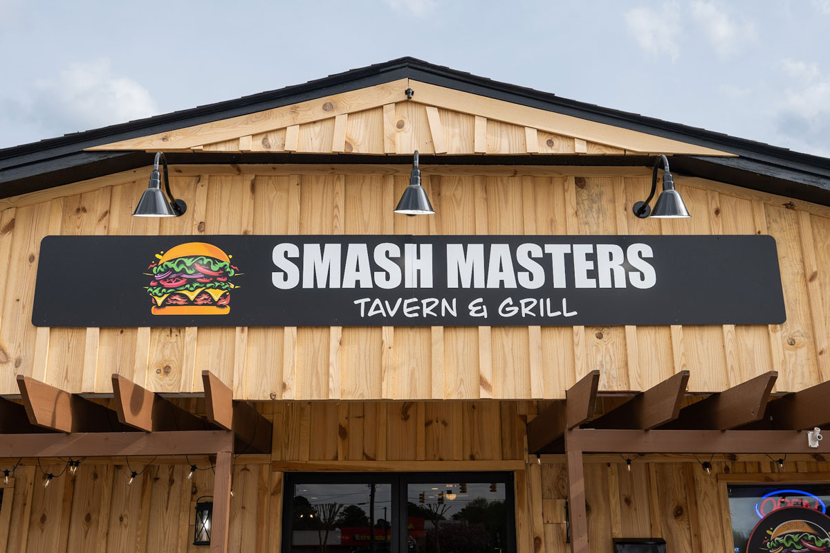Smash Masters Tavern & Grill cover