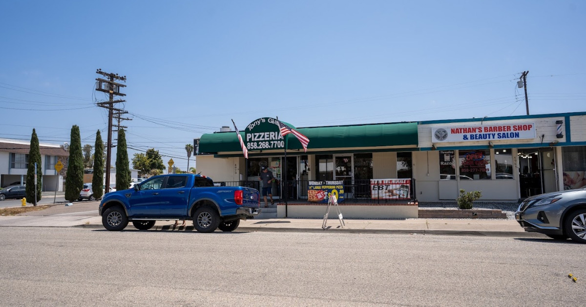 Tony's Giant Pizzeria & Grill