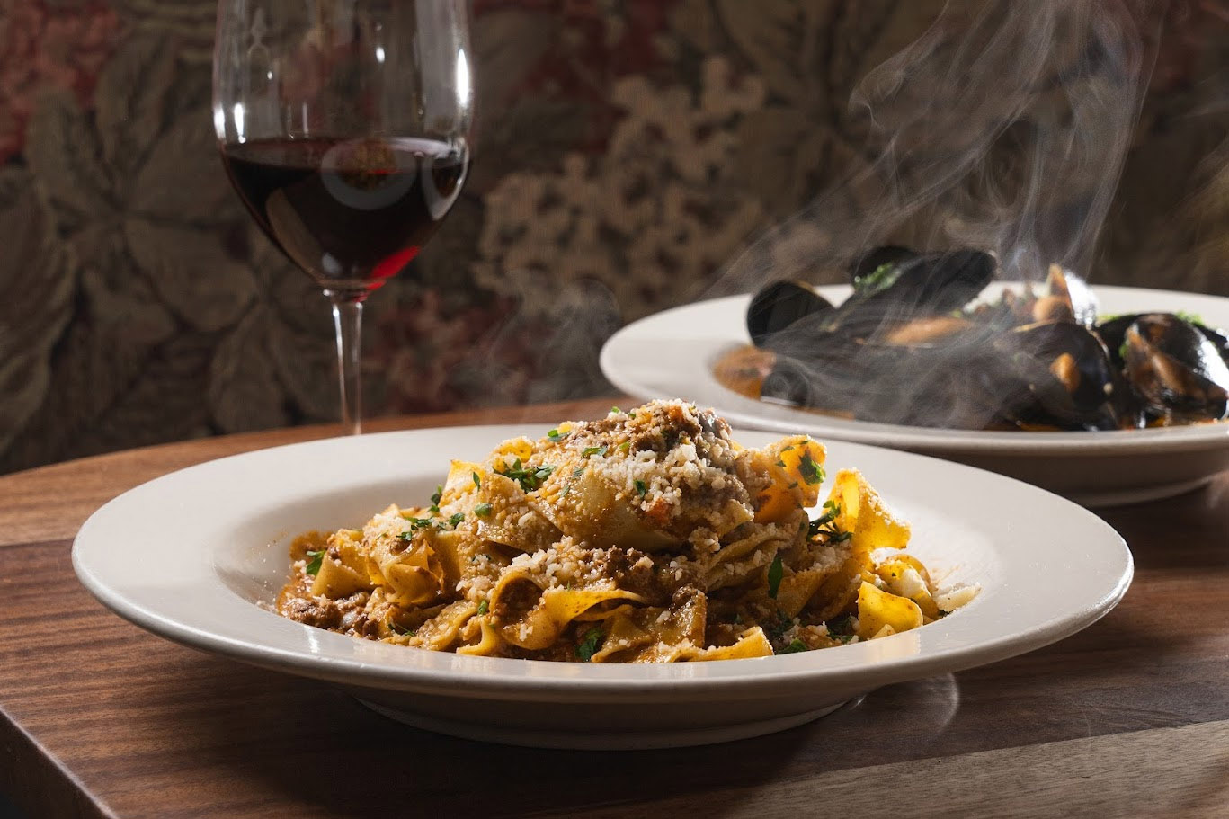 Gino's Restaurant and Bar